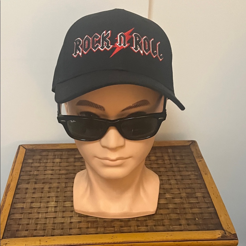 Rock n Roll Black Cap